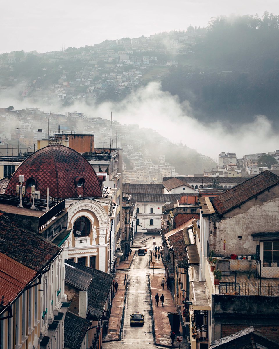 joethomasphoto's tweet photo. Loved photographing the streets of Quito. So much vibrancy and beautiful architecture in the old town. https://t.co/GNmfzruVlE