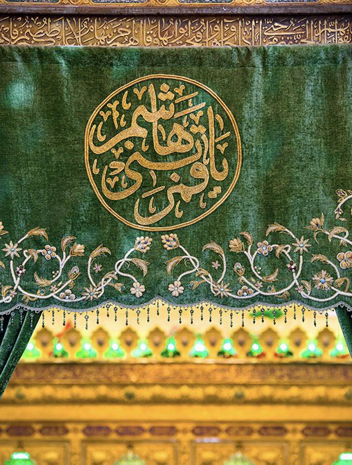 Dakusah23's tweet photo. قمرٌ أضاءَ الكون َ نورَ جمالهِ… بدرٌ لهاشم إسمه "عبّاس" 💛💛 #حبيبي_عبّاس https://t.co/qeTWuheEJy