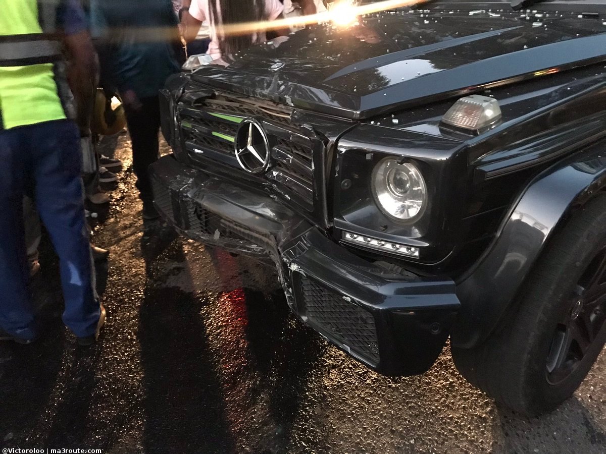 a3Route's tweet photo. 20:05 An accident in Lavington Green between a Matatu ya Ongwaro and a Mercedes G-Wagon. Note the difference.  https://t.co/sDIwQZCQdV via @Victoroloo