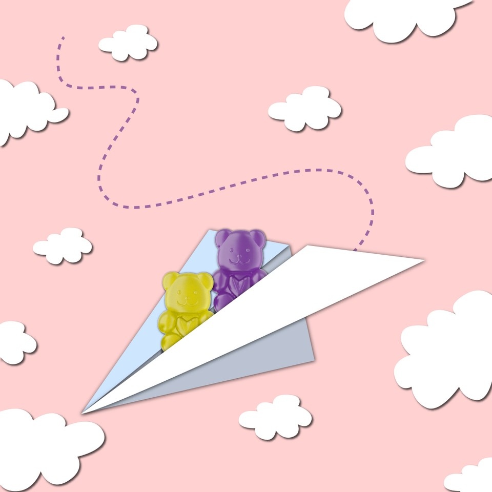 vegangummies's tweet photo. May your health soar and your goals take flight - reaching far beyond the highest height. 💛💜 ⁠
⁠
#LoveVeganGummies https://t.co/LdI7OvUxLz