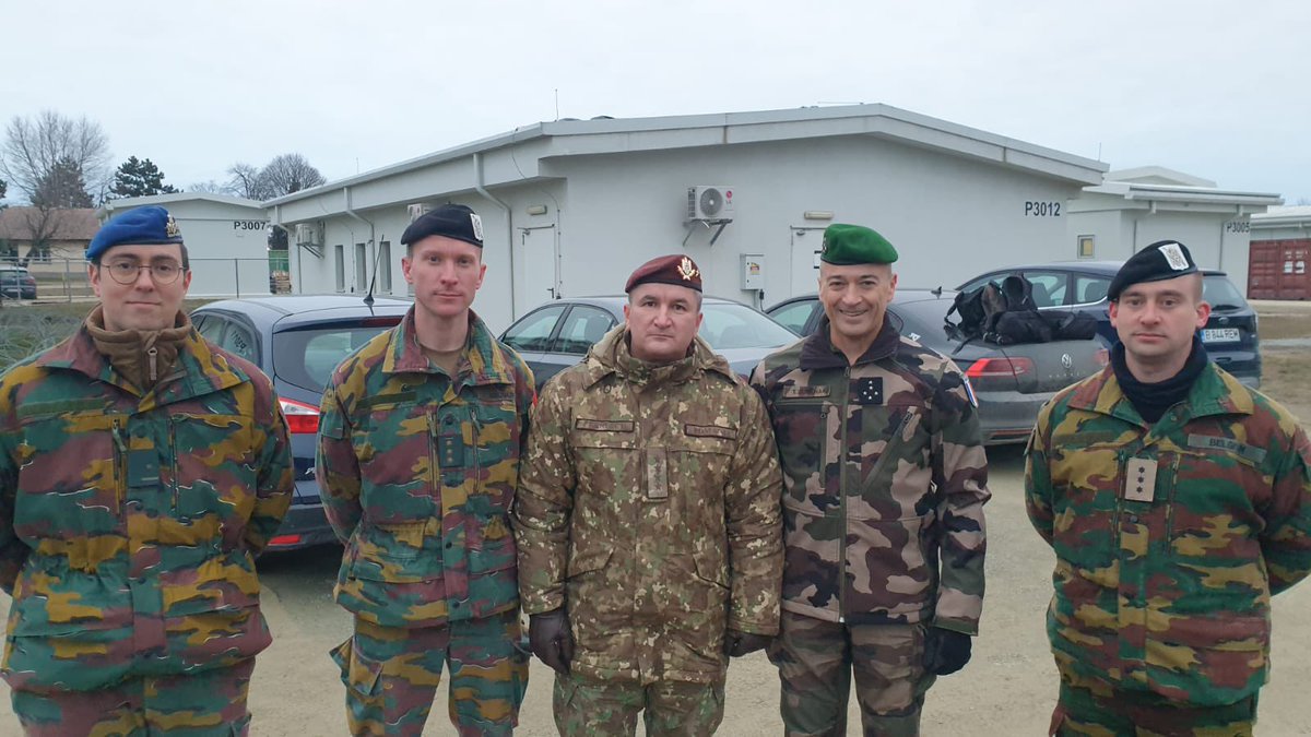 CEMA_FR's tweet photo. #MissionAigle : le succès du déploiement en urgence du bataillon d’alerte 🇫🇷 🇧🇪 de la force de réaction rapide de l’@NATO en 🇷🇴 témoigne de notre détermination et de notre fierté collectives à protéger le flanc Est de l’#Europe. Fiers de nos soldats. https://t.co/AV3hySrPlX