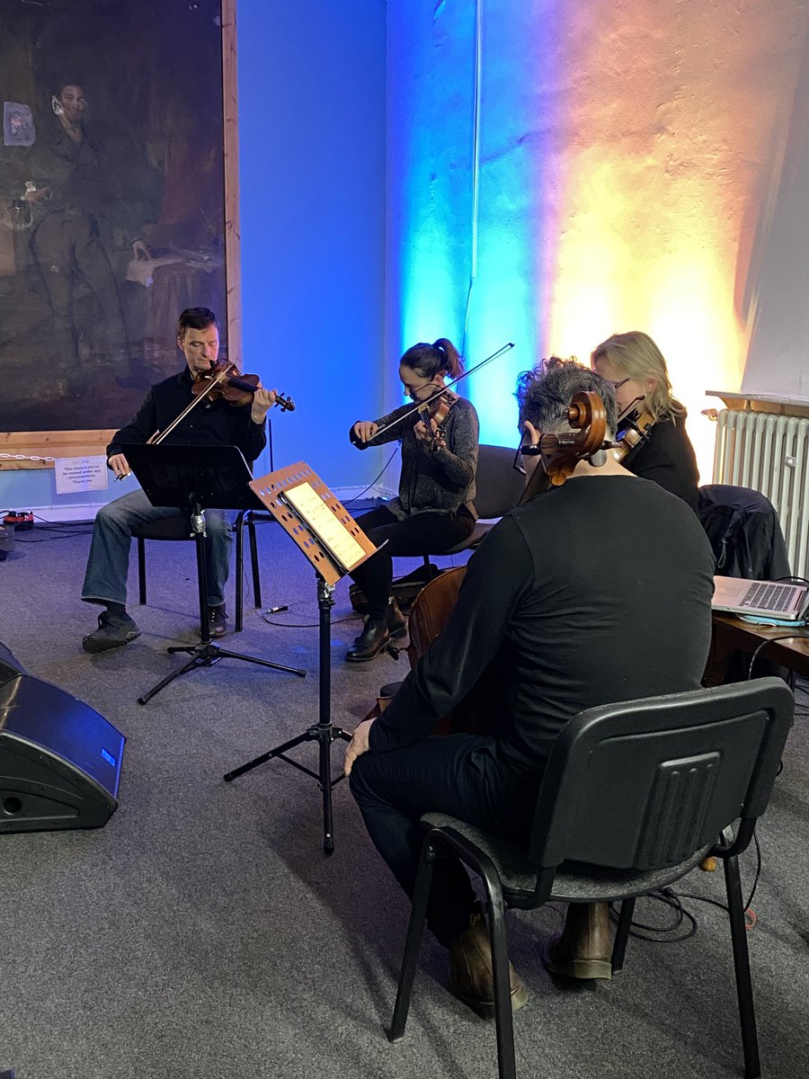 MariamRezaei's tweet image. In a packed and very blissed out #LectureRoom @litandphil 2/2