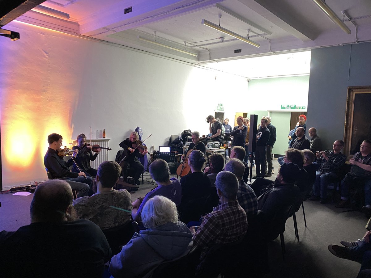 MariamRezaei's tweet image. In a packed and very blissed out #LectureRoom @litandphil 2/2