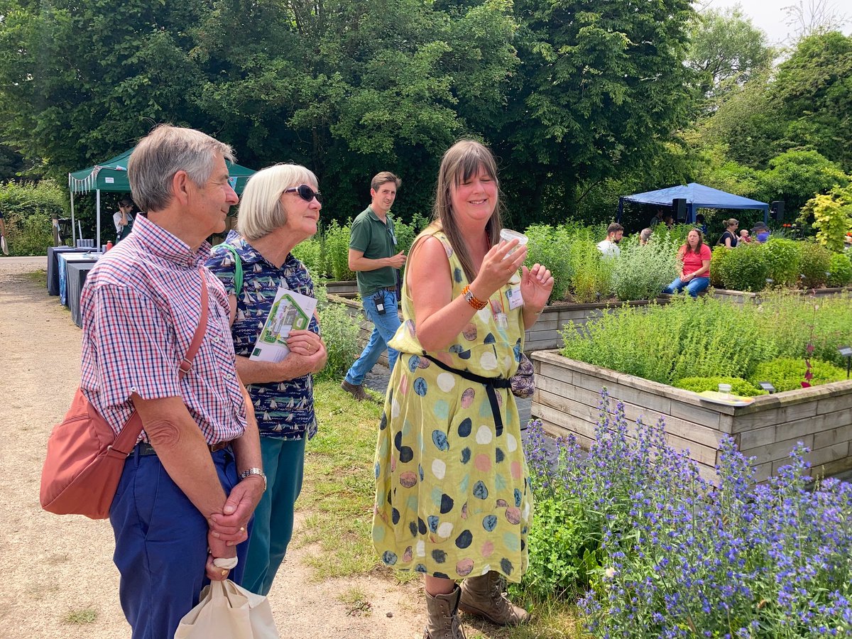 TheGreenJeanie's tweet photo. Really looking forward to leading some #beewalks around the #herbetum @JekkasHerbFarm #opendays #tickets on sale right now on Jekka's website. First #beeevent for 2022 - April Fools day & April 2nd. Come & learn about herbs & pollinators & bumblebees #TheSecretLivesofGardenBees. https://t.co/AXJYw2Zmus