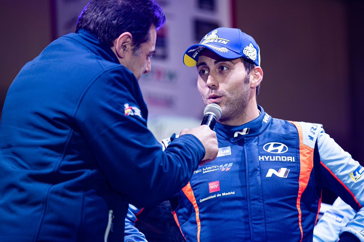HyundaiEsp's tweet photo. ¡Doblete de los @HyundaiEsp i20 N Rally2 nada más llegar al @SuperCER_RFEDA! 2º puesto para @ivanaresoficial y 3º de @pepslopezdriver, lastrado por un pinchazo cuando lideraba el @RTierrasAltas, que @SurhayenPernia ha finalizado 6º tras una etapa muy selectiva a causa del barro. https://t.co/ntBGGwDOzF