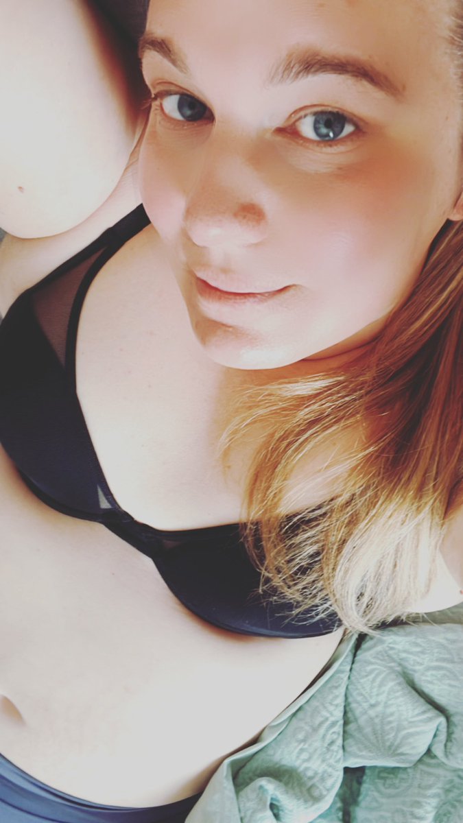 EmmaM64989287's tweet photo. I’m a chubby girl with smaller breasts and despite of all of the societal messages…I’m here for all of it 🥰🥳💜💕✨☀️ https://t.co/kP1qk4GQQ8