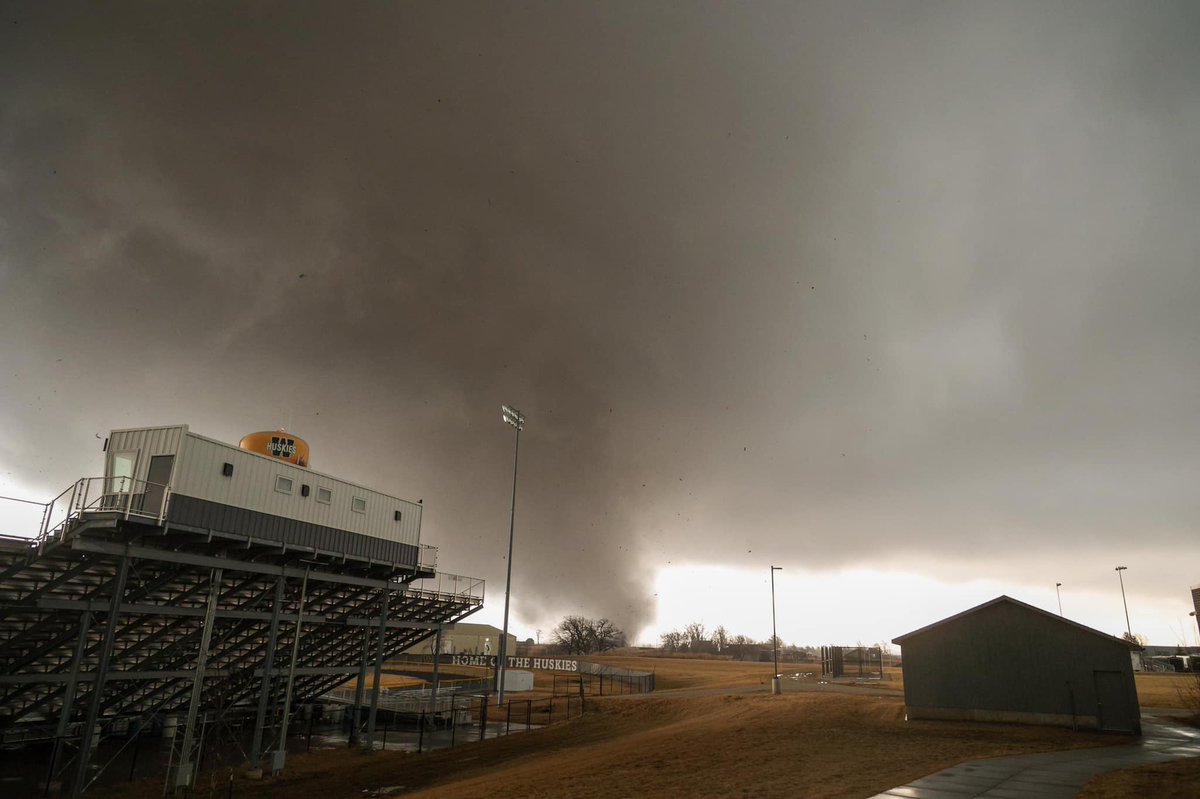 LiveStormChaser's tweet photo. New photos of the strong Tornado in Winterset, Iowa yesterday! Unfortunately. there were 6 fatalities...
Permission: Photos by Manning
#IAwx #Iowa #Torndao #Winterset #WintersetIowa #Torndaoes #Severe #Weather https://t.co/99m6Iv2DQN
