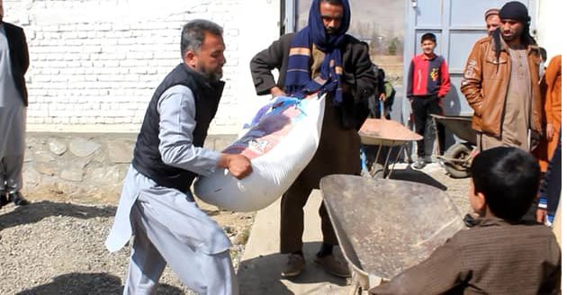 Donneso1's tweet photo. We have already helped 64 families in Parwan in March. Aid in another 8 provinces will follow. In today's times, we should never forget the people of Afghanistan. Let us build our homeland. @buildupev #saveafghanistan #helpafghanistan https://t.co/AJ3vSrqttX