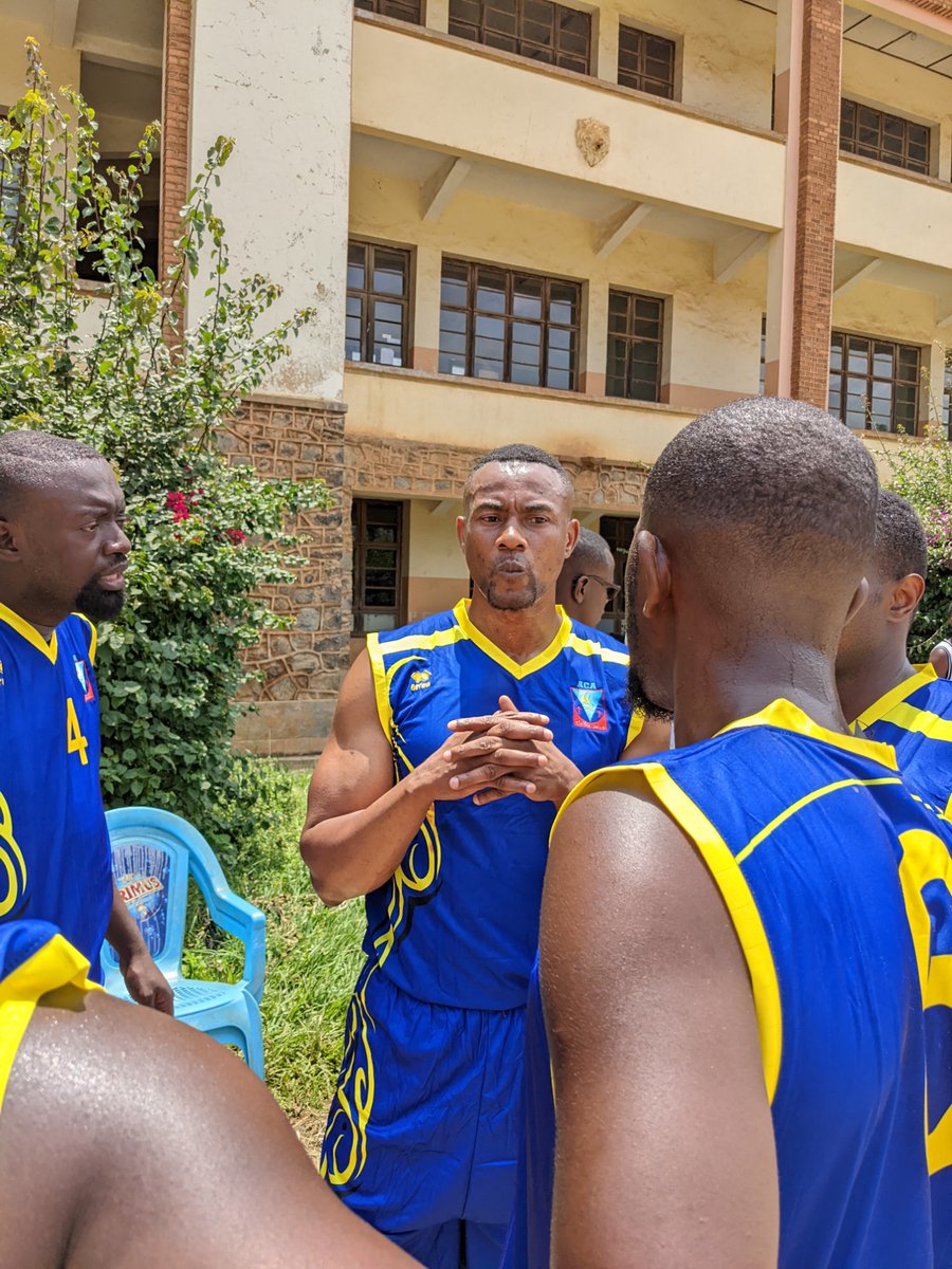 ConnyMuhindo's tweet photo. #ACA : La Sortie Officielle de l’équipe Basket Masculin des Anciens du Collège Alfajiri @Jesuites, a eu lieu ce Dimanche. Excellente opportunité de retrouvaille et partage. Au Collège se forge en toi,  l’homme et la femme de demain. https://t.co/cDVe86dwbd