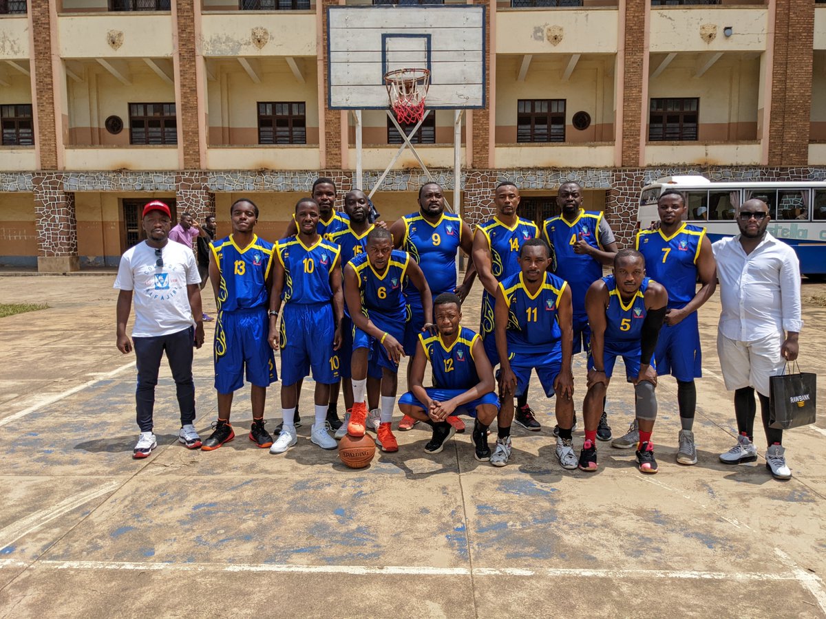 ConnyMuhindo's tweet photo. #ACA : La Sortie Officielle de l’équipe Basket Masculin des Anciens du Collège Alfajiri @Jesuites, a eu lieu ce Dimanche. Excellente opportunité de retrouvaille et partage. Au Collège se forge en toi,  l’homme et la femme de demain. https://t.co/cDVe86dwbd
