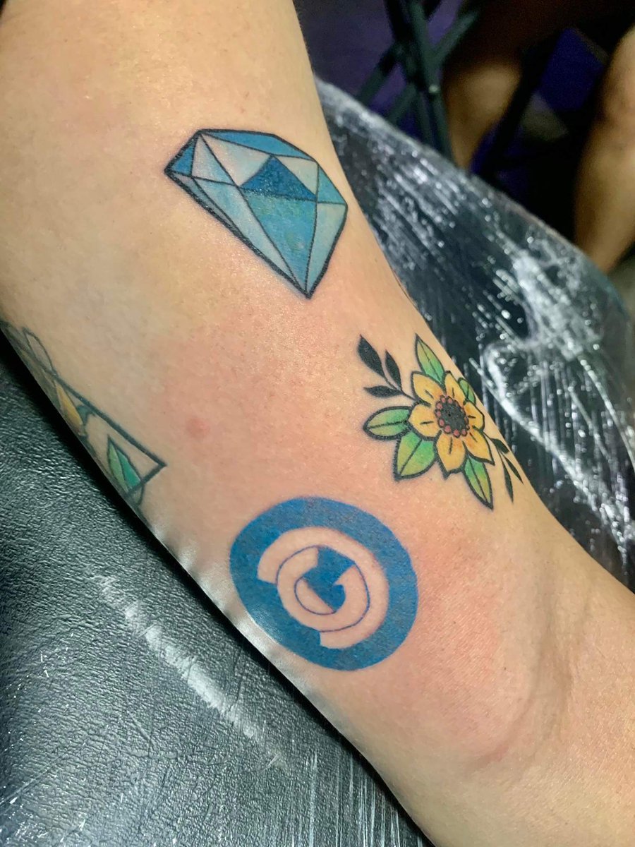 ICEBANO69's tweet photo. LETS GO @DecentralGames  2nd tattoo 🔥🚀🔥💎 @0xMiles 💎💎💎💎 https://t.co/tqToeH8NtG
