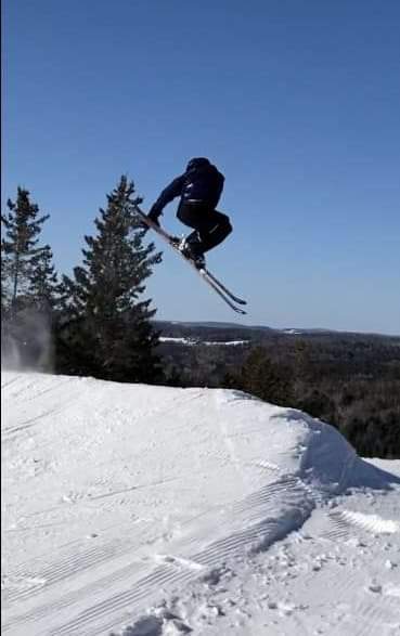 becalou78's tweet photo. My son getting some air at the local ski hill
#GetAir #TailGrab #SkiTheEast #PoleyMountain https://t.co/BFkQ1bFSbw