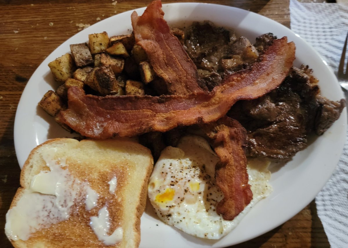 rlpcobragolfa1's tweet image. 🥩🥓🍳🥔BREAKFAST!🍞☕️🥛🍊