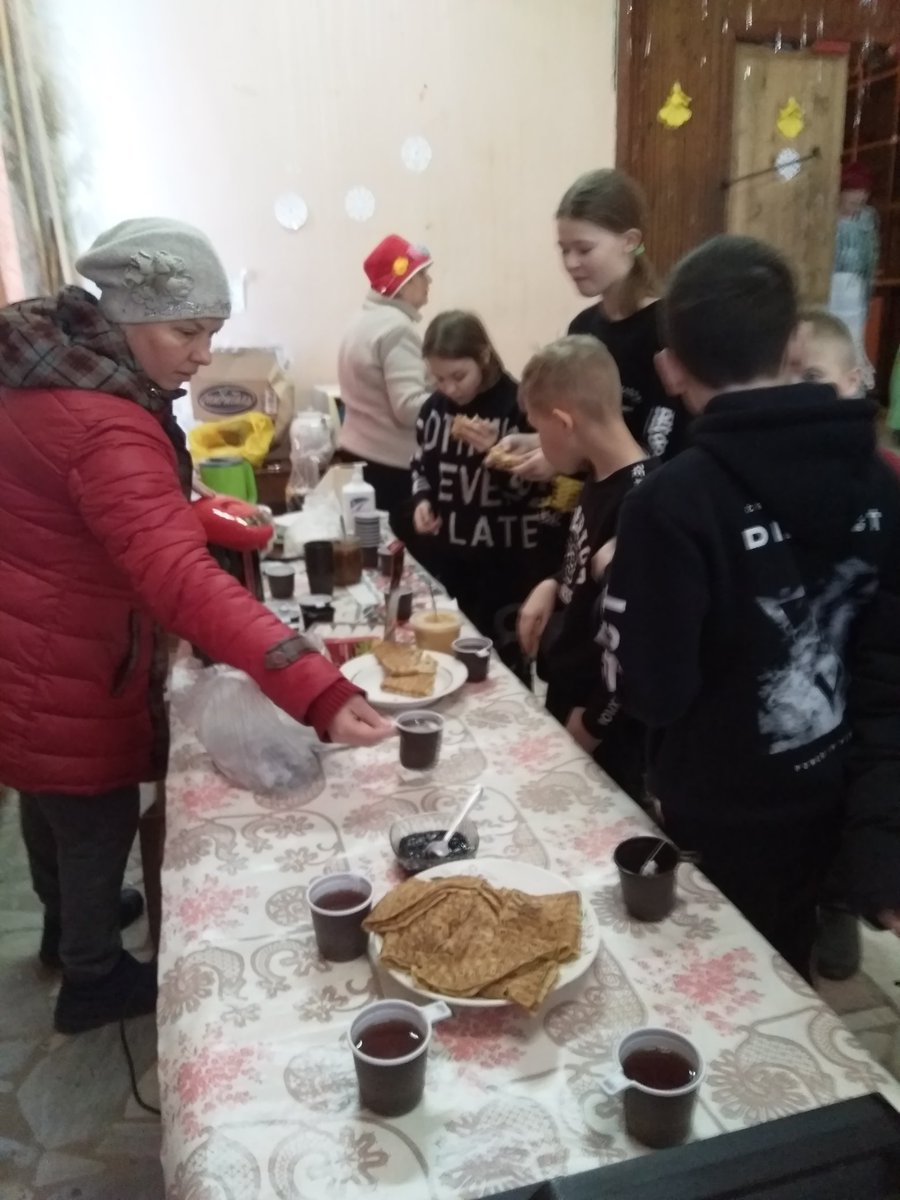 После игр и представления все пили чай с блинами.
#тайдаковокультура71