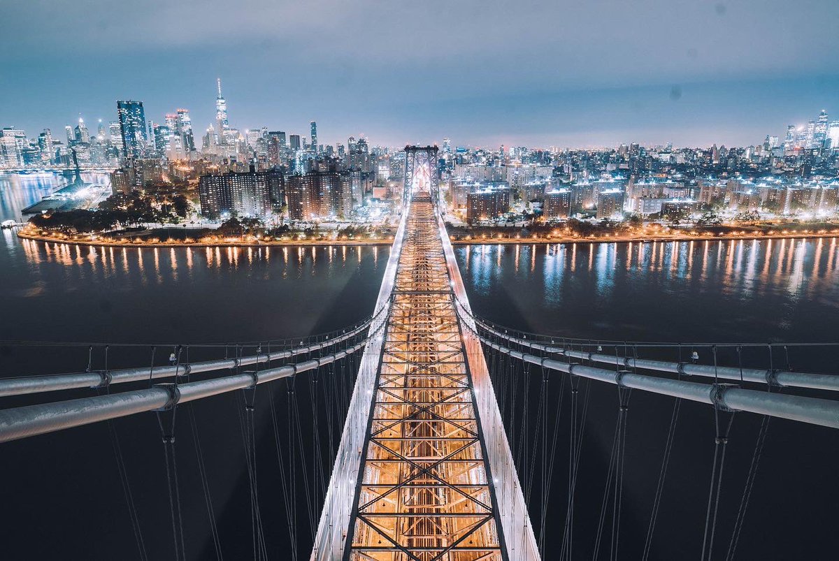 Quick ascents on our first night in NY. Always strange how your view of a city changes after getting up high there for the first time. What at first seems like an endless maze of concrete and glass is quickly made more familiar as you begin to understand the layout of the city.