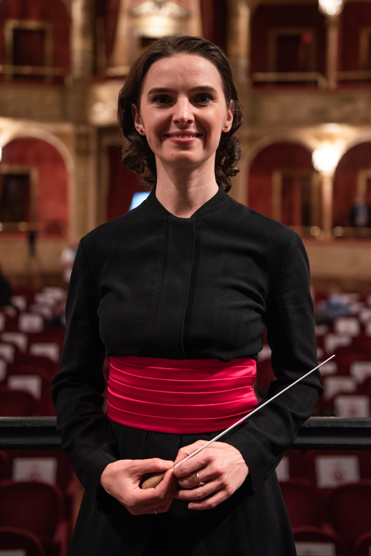OperaRoma's tweet photo. "Attraverso ‘Turandot’ desidero farmi interprete del messaggio che Puccini ha voluto lasciare negli ultimi istanti della sua vita, e cioè che l’amore conta più d’ogni altra cosa". #OksanaLyniv dirigerà l'Orchestra dell'Opera di Roma in Turandot dal 22 al 31 marzo.

#operaroma https://t.co/pk5Flz5QrG