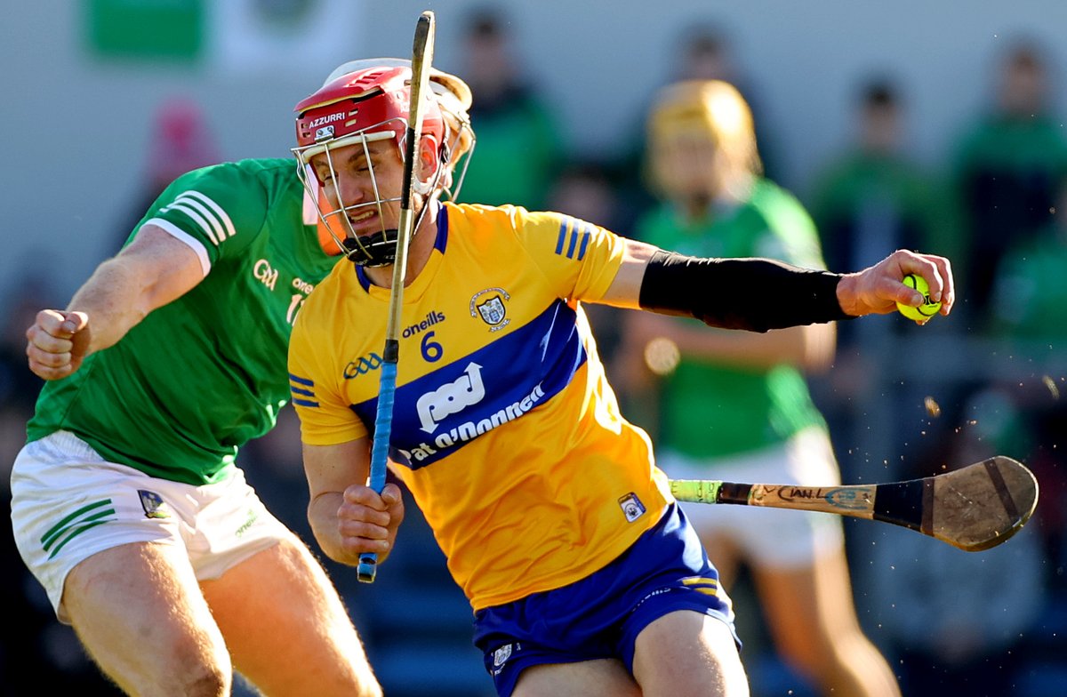 INPHOjames's tweet photo. By the looks of it Cian Lynch broke John Conlon's hurl with his fist 😬💪, great game between Limerick and Clare today https://t.co/BricKnfmGX