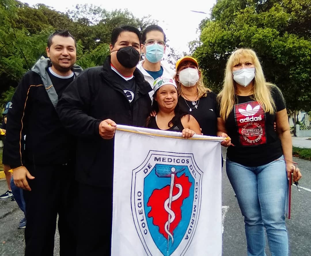 medicos_merida's tweet photo. En la caminata “Entre Amigos” del #colegiodemédicos del estado #mérida, destacó la participación especial de María Gabriela Bermúdez, quien suma un logro más, a su trayectoria en competencias como caminata, natación y kikimbol. https://t.co/UH49wM2FOy