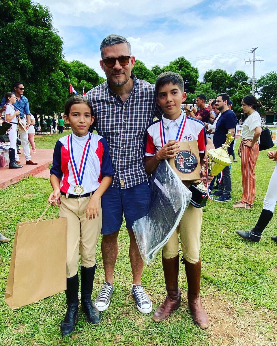 IsmaOKC's tweet photo. Que linda forma de festejar un cumpleaños‼️

2da Fecha del Ranking de Hipismo 🐴 

Santino 🏆campeón en la categoría 0,70 mayores

Valentina 🥉categoría 0,70 menores
#teambaez https://t.co/2phfZlTOQF