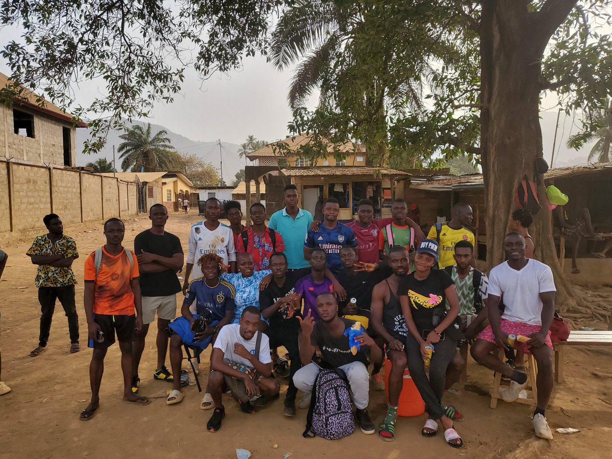 99_savage01's tweet photo. Done and dusted! Thanks #TeamEastend for turning up for today's training!
#SaloneTwitter
#SierraLeoneTwitterFriendly https://t.co/cfTq1vl3h7