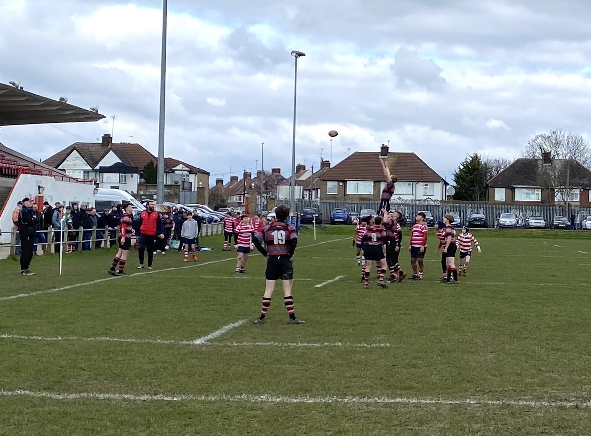 FinchleyRFC's tweet photo. U15s put in a strong and dominant performance to beat @dunstablians #Forwards #Attack #GoodHands #StrongDefence #Rugby #UpTheFinch #Win https://t.co/YEZLBtYKdV