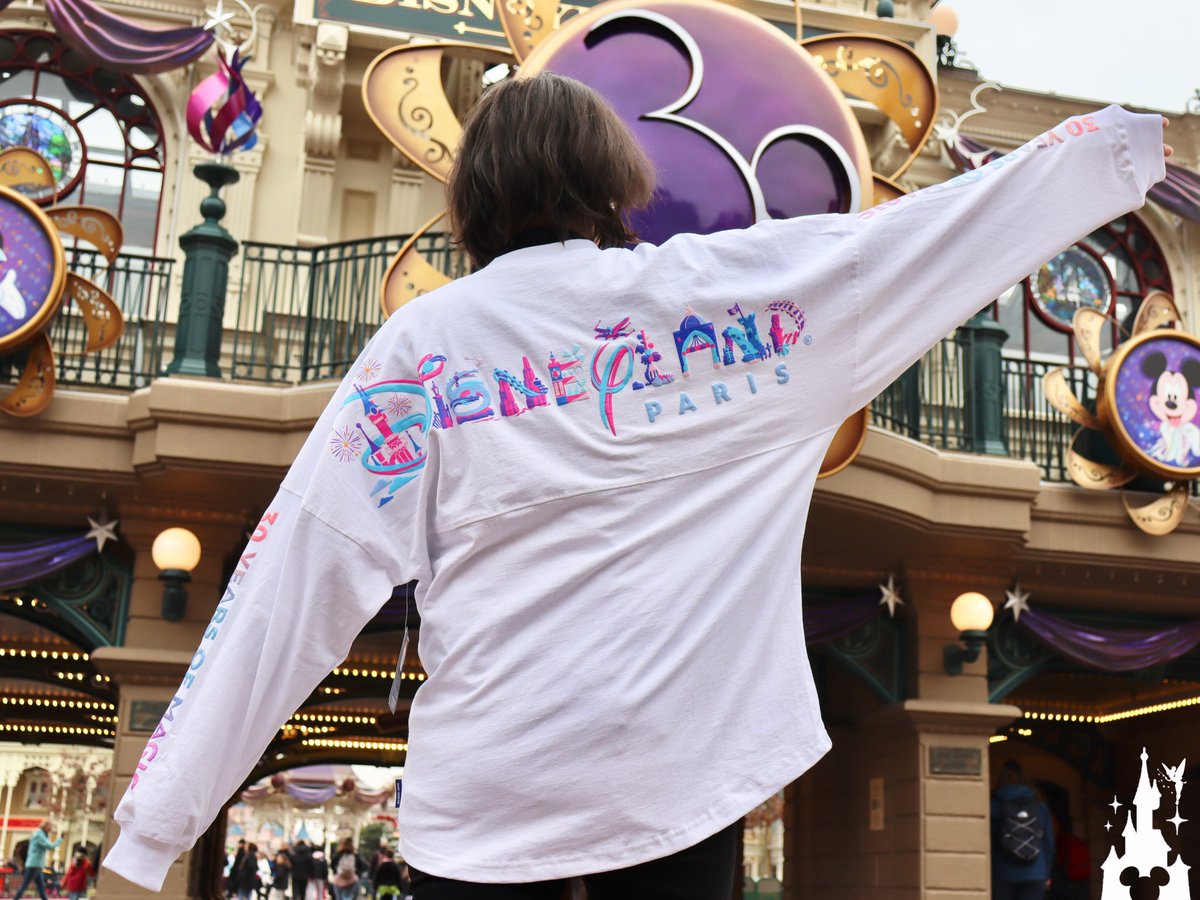 dlrpnc's tweet photo. [LIVE]

Some items from the 30th anniversary merch are available at Flora's Unique Boutique, the other collections will arrive gradually in the coming weeks. 🛍✨ 3️⃣0️⃣✨🏰
#disney #DisneylandParis
 #DisneyPlus #Disneyland https://t.co/QGNXHqvdYS