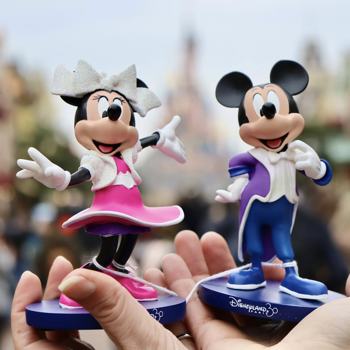 dlrpnc's tweet photo. [LIVE]

Some items from the 30th anniversary merch are available at Flora's Unique Boutique, the other collections will arrive gradually in the coming weeks. 🛍✨ 3️⃣0️⃣✨🏰
#disney #DisneylandParis
 #DisneyPlus #Disneyland https://t.co/QGNXHqvdYS