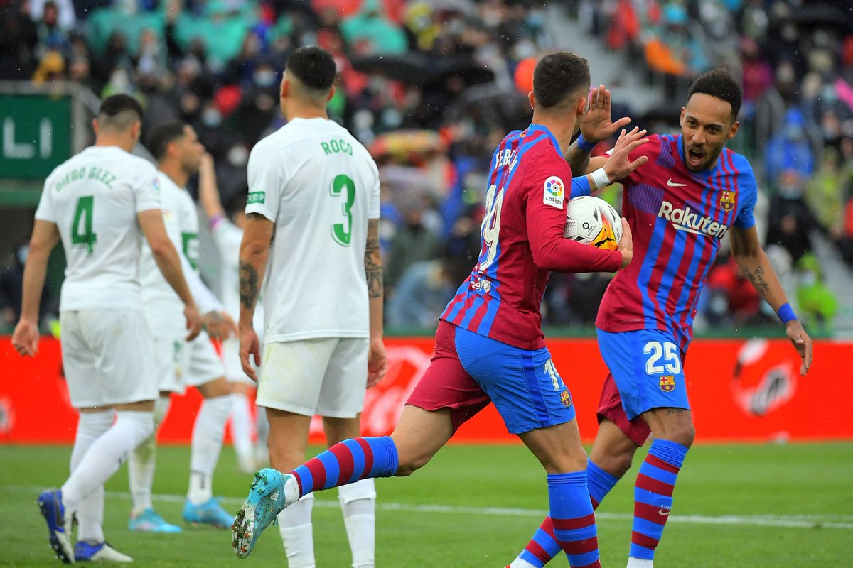 INDOBARCA_TMG's tweet photo. Bertandang ke Estadio Martinez Valero,
Los Blaugrana sukses membawa pulang 3 point untuk menggeser real betis di peringkat 3 klasemen sementara.
Som Hi Barca !!!
#ElcheBarça https://t.co/gTaZG5k5B7