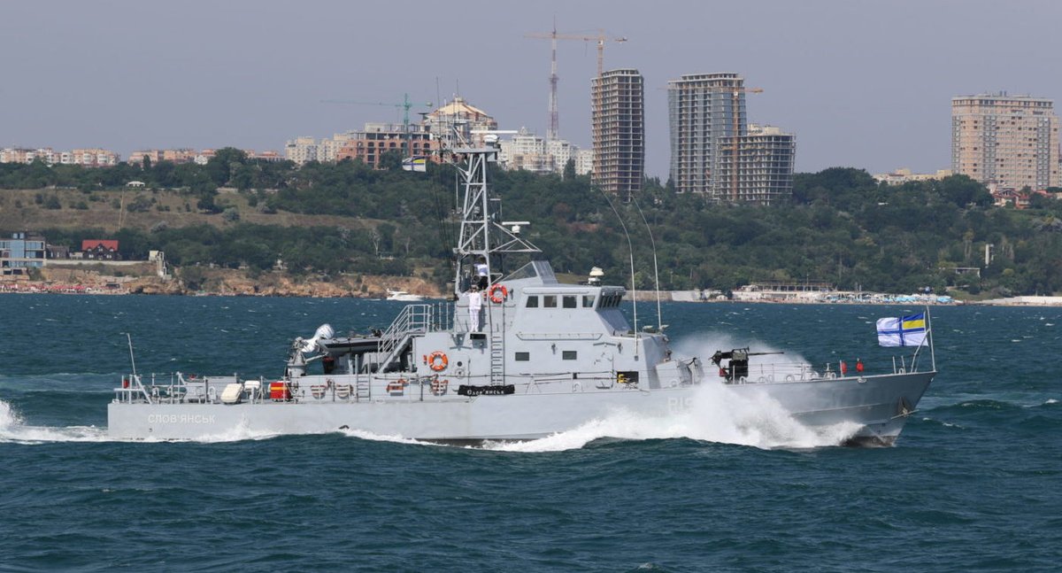 Eire_QC's tweet photo. As a result of a missile strike, the Ukrainian patrol boat ''Sloviansk'' has been sunk. People are missing. This was announced by the mayor of Yuzhne. https://t.co/rQKkDRpB66