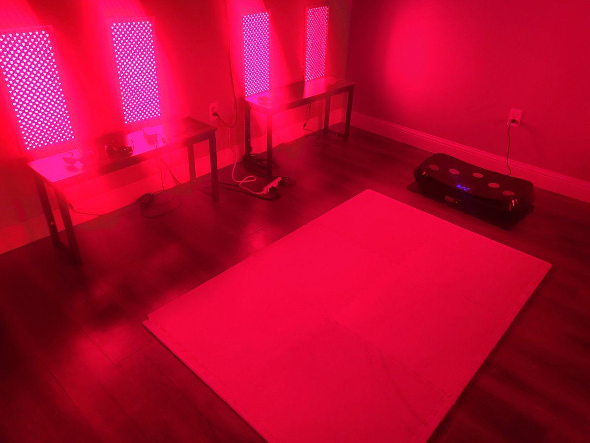 3cspeed's tweet photo. ITS SUNDAY!!! TIME TO REJUVENATE AND RESET THEM BODIES FOR THE WEEK... @Esst_Elite come in and enjoy #redlighttherapy and #normateccompression recovery https://t.co/F52AtwFr4u