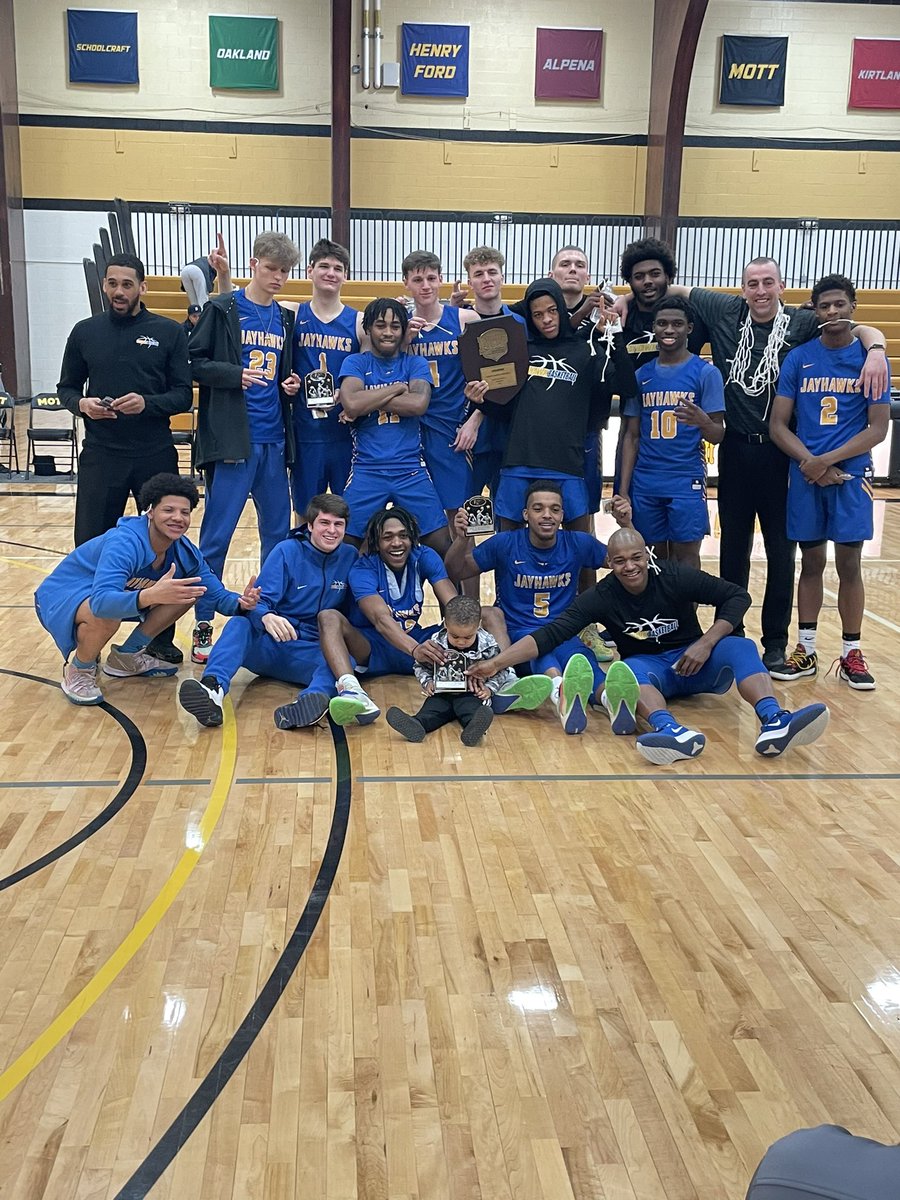 PCSWolvesHoops's tweet photo. Congrats to former Wolves player Jarvin Graham (Muskegon Community College) on making the NJCAA DII National Tournament 

@pcs_athletics @PCSEDU https://t.co/3j9s8wH25k