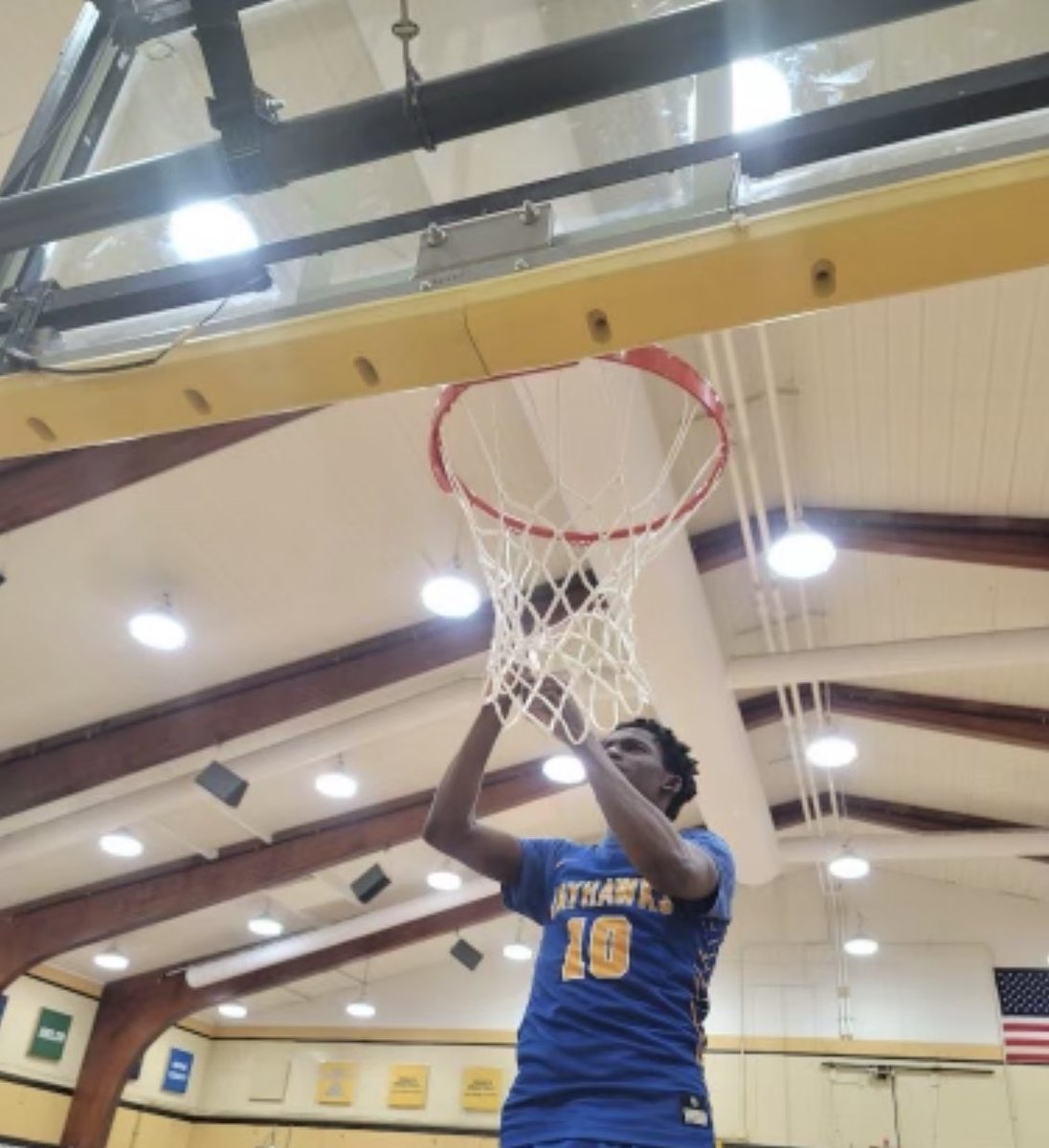 PCSWolvesHoops's tweet photo. Congrats to former Wolves player Jarvin Graham (Muskegon Community College) on making the NJCAA DII National Tournament 

@pcs_athletics @PCSEDU https://t.co/3j9s8wH25k