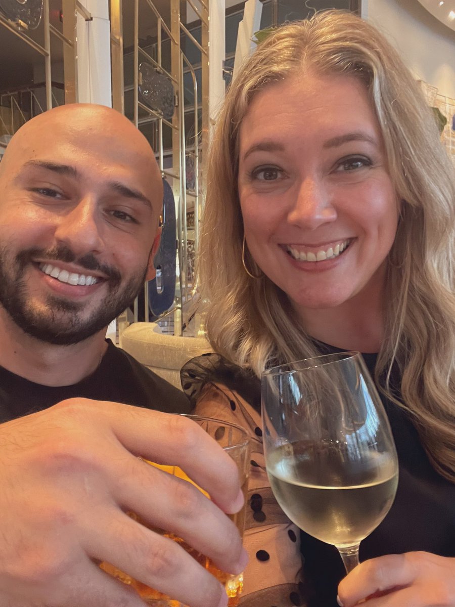 First cocktail at ViVE with one of the best <a href="/webby_do/">Rami Wehbi, DO</a>!! #lovemyteam #mdisrupt #vive2022