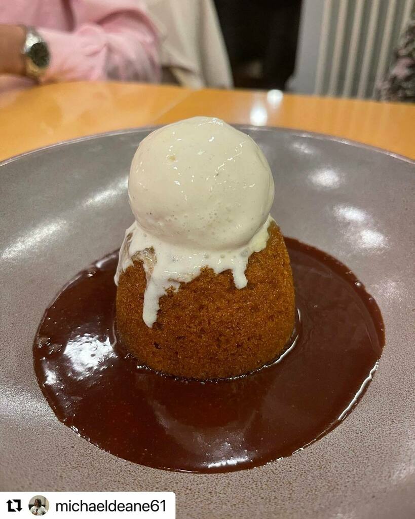 Long treadmill days tomorrow 🤦‍♂️
・・・
2nd dessert of the day 🤦‍♂️ steamed orange pudding with chocolate sauce and vanilla ice cream ! This is it 💪 thank you @malachymccafferty <a href="/vaivak2/">vaivak</a> ❤️ instagr.am/p/Caxx_AjrdCK/