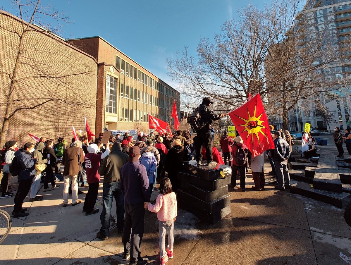 "No To War" rally in Toronto as part of Global Day of Action for #PeaceInUkraine.

Negotiate a peaceful solution!
Canada out of NATO!
#StopWar