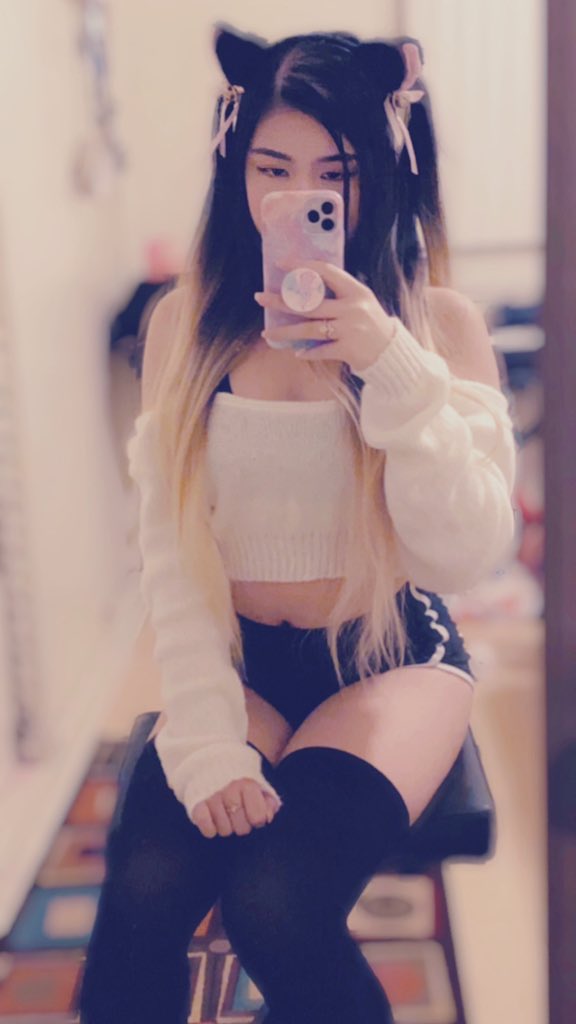 syionalol's tweet photo. if u saw me repost no u didn’t https://t.co/ATJKIPXRt5