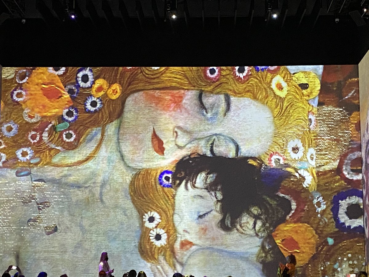 mar_chap's tweet photo. Bonito homenaje a la mujer moderna finales s. XIX , con curiosas experiencias digitales para niños y mayores @mataderomadrid #klimt #madrid #agendacultural https://t.co/9r8ZLjwY1X