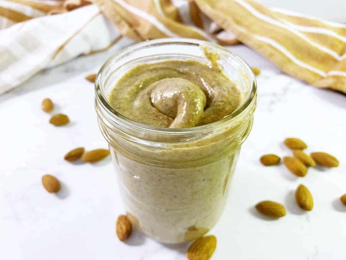 Make your own nut butter and you will never buy store bought again! Just one ingredient with this simple recipe and instructions.
#almondbutter #homemadenutbutter #healthy #vegan #paleo #whole30 #plantbased
easyhomemaderecipes.ca/almond-butter-…