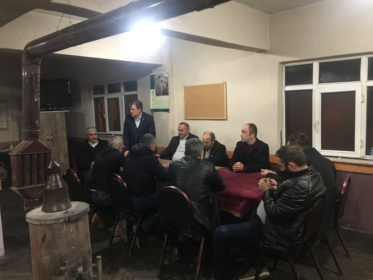 YRefahKarasu's tweet photo. Yeniden refah partisi karasu ilçe başkanlığı paralı mahallesi ziyaretlerimiz https://t.co/GgN62HUkgl