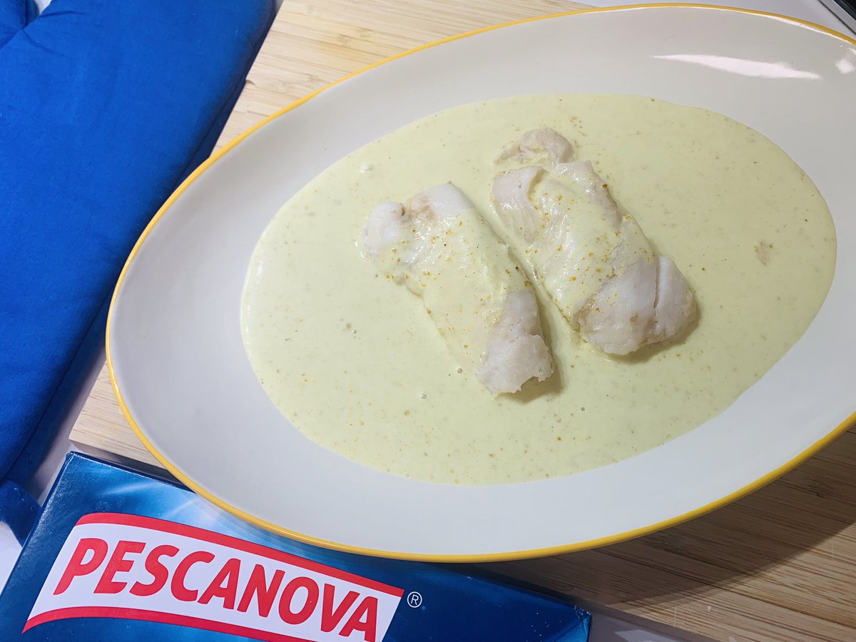 Bego144's tweet photo. #Hazdehoyungrandía os enseño mi receta de merluza al curry, una receta ligera, con un sabor riquísimo y muy fácil de elaborar!! @MaxiajMaxi https://t.co/5gH40gytQQ