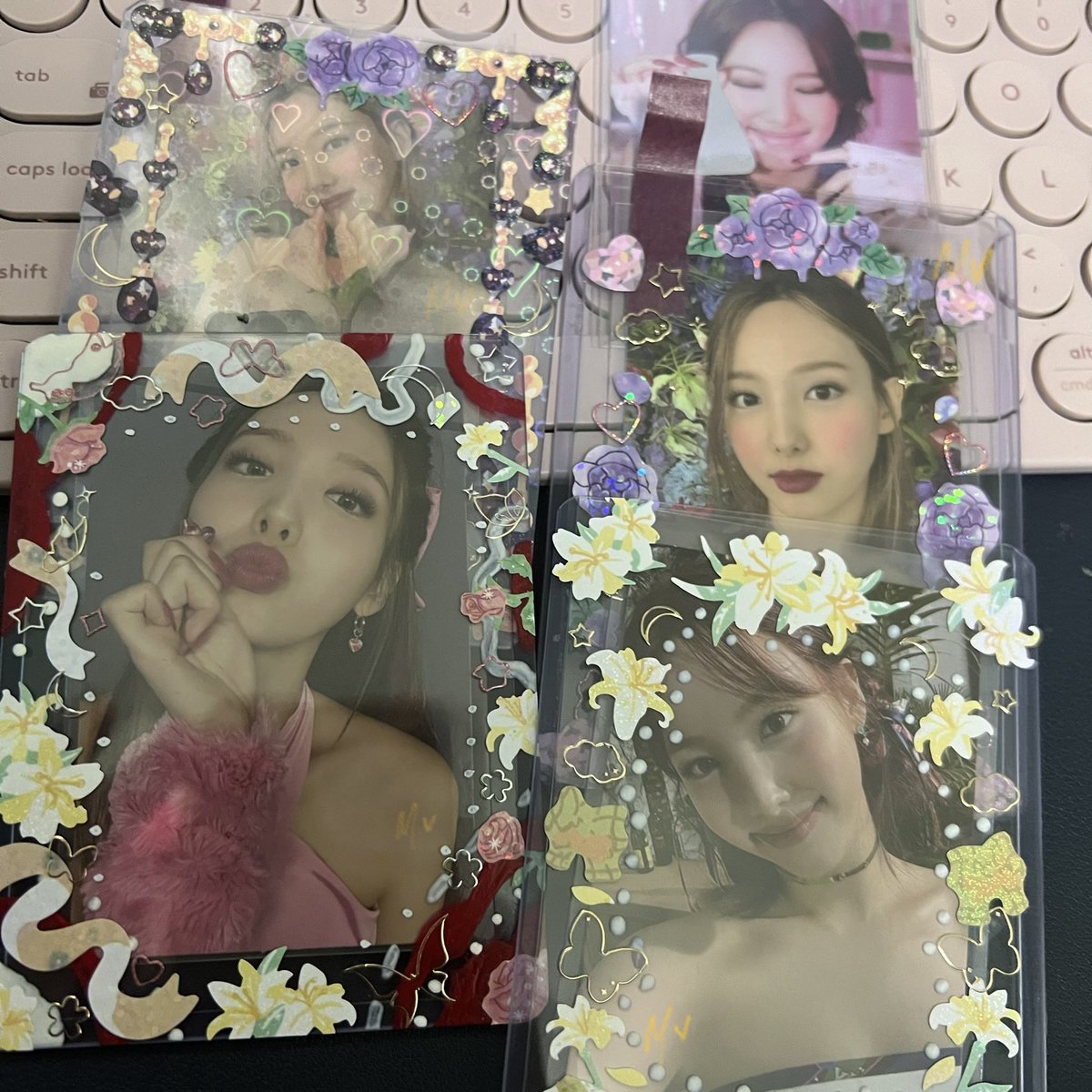 maki_cart's tweet photo. ♡ #maki_bought ♡
つ━☆・* 💌 from @mayacart
・゜+.「#thanksmaya」
omg ang gaganda ng mga umuwi >< thank you sm for the toploaders!! ANG LAKAS NG SPARKS!! tysm for letting me adopt them 💙 https://t.co/f2dix0tqRr
