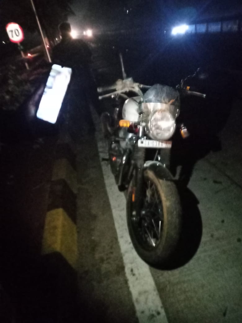 thegoanonline's tweet photo. #Correction 
Two-wheeler and car accident on the highway flyover at Monte Guirim,  #Pramesh Madgaonkar (Paliem Uccasaim) died, while pillion rider of the two-wheeler Siddhesh Kalangutkar (Calangute) was injured.

#Accident 
@DGP_Goa

 #Guirim https://t.co/y0X1iFPMcR
