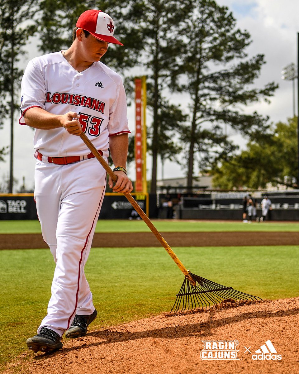 RaginCajunsBSB's tweet photo. The mound is ready for #SundayFunday ⚾️

#GeauxCajuns ⚜️ https://t.co/FYQXA3Wn8l