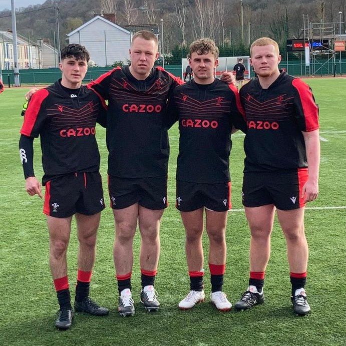 The awesome foursome 🤩4️⃣

Congratulations to our Men's Youth players Harri, Ioan, Tom and Owen; running out for Wales U18s development team today against Scotland. You've done yourselves proud boys. 

And speaking of pride 👇 1/2