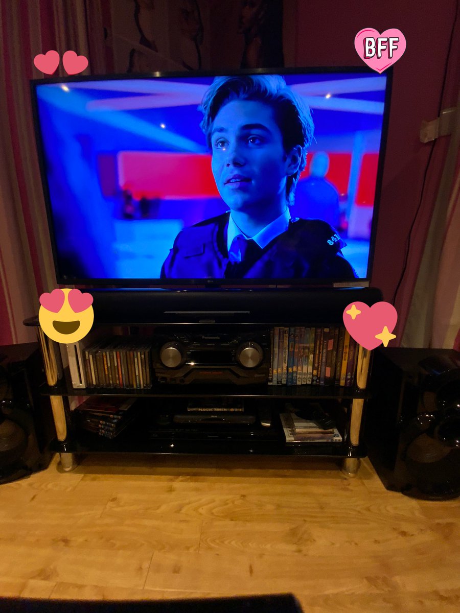 EllieMatraves1's tweet photo. Look I’m the biggest fan ever because I’m watching Murder In Successville because @higeorgeshelley is in it. YAY! Go me 💋💋💋💞🥰❤️ 🤗👀😘😍🤩😍🥰🥰😘🤤🤤🤤🤤 @JaymiUJWorld @JJHamblett @JoshCuthbert #JCats #GeorgeShelley https://t.co/B80uYDwG4g
