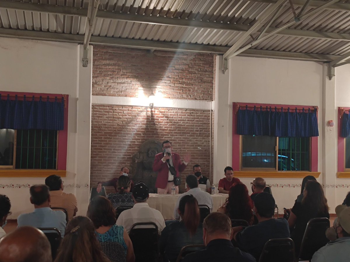 Neto_Prieto's tweet photo. Tuvimos reunión de trabajo en #Salamanca.

Nos preparamos para lo que viene 😉, para que siga la transformación y la defensa de nuestra #SoberaníaEléctrica.

#morena #LaEsperanzaDeGuanajuato #4T

#QueSi #QueSí #QueSiga #YaSabesQuien https://t.co/URNb0yOx4F