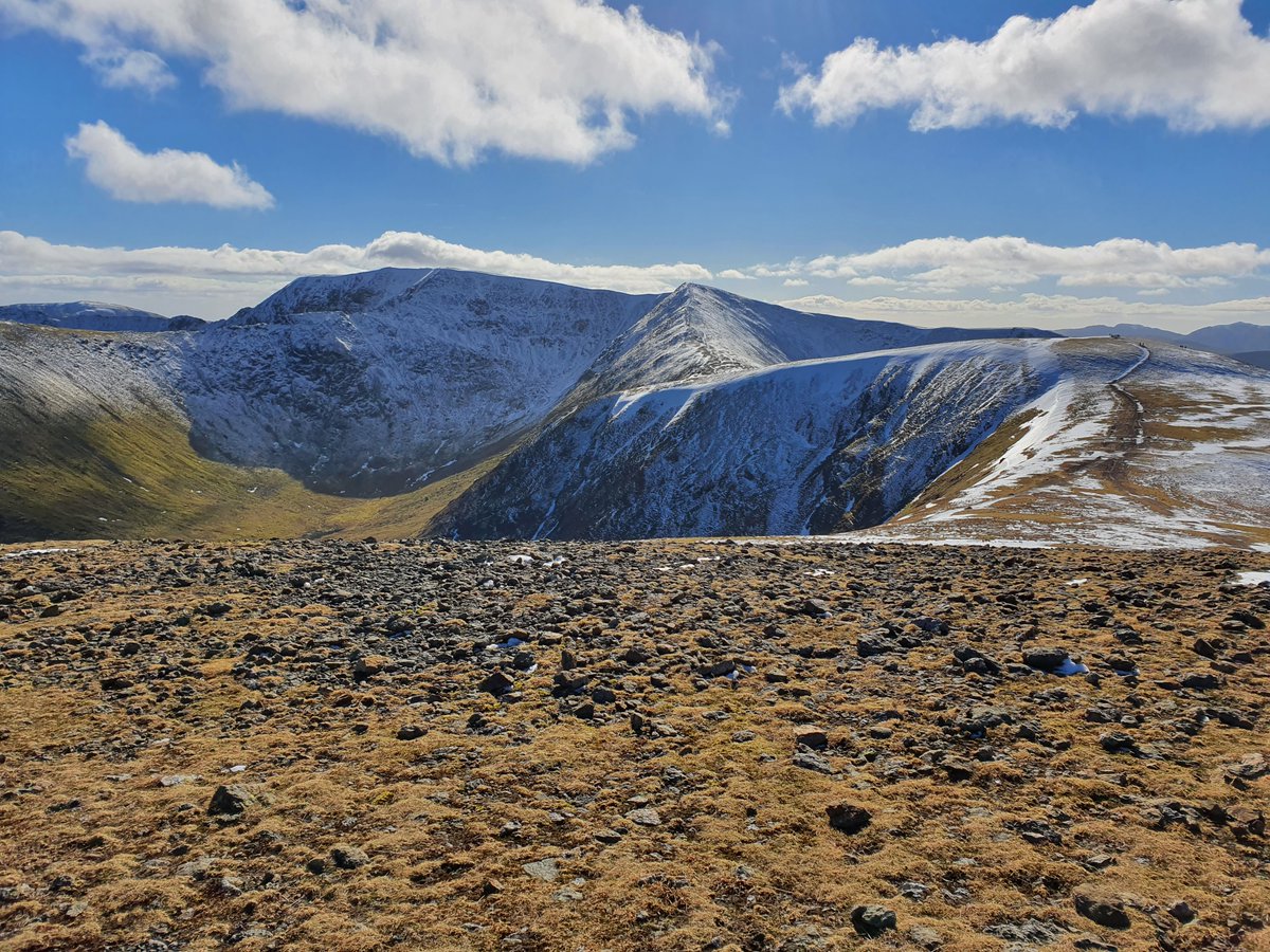 sammartinart's tweet photo. Raise &amp; White Side via Sticks Pass and back down via Keppel Cove. Inspiration by the bucket 😍 #raise #helvellyn #lakedistrict #glenridding #keppelcove #stickspass #Cumbria https://t.co/ZGoaJkSKeF