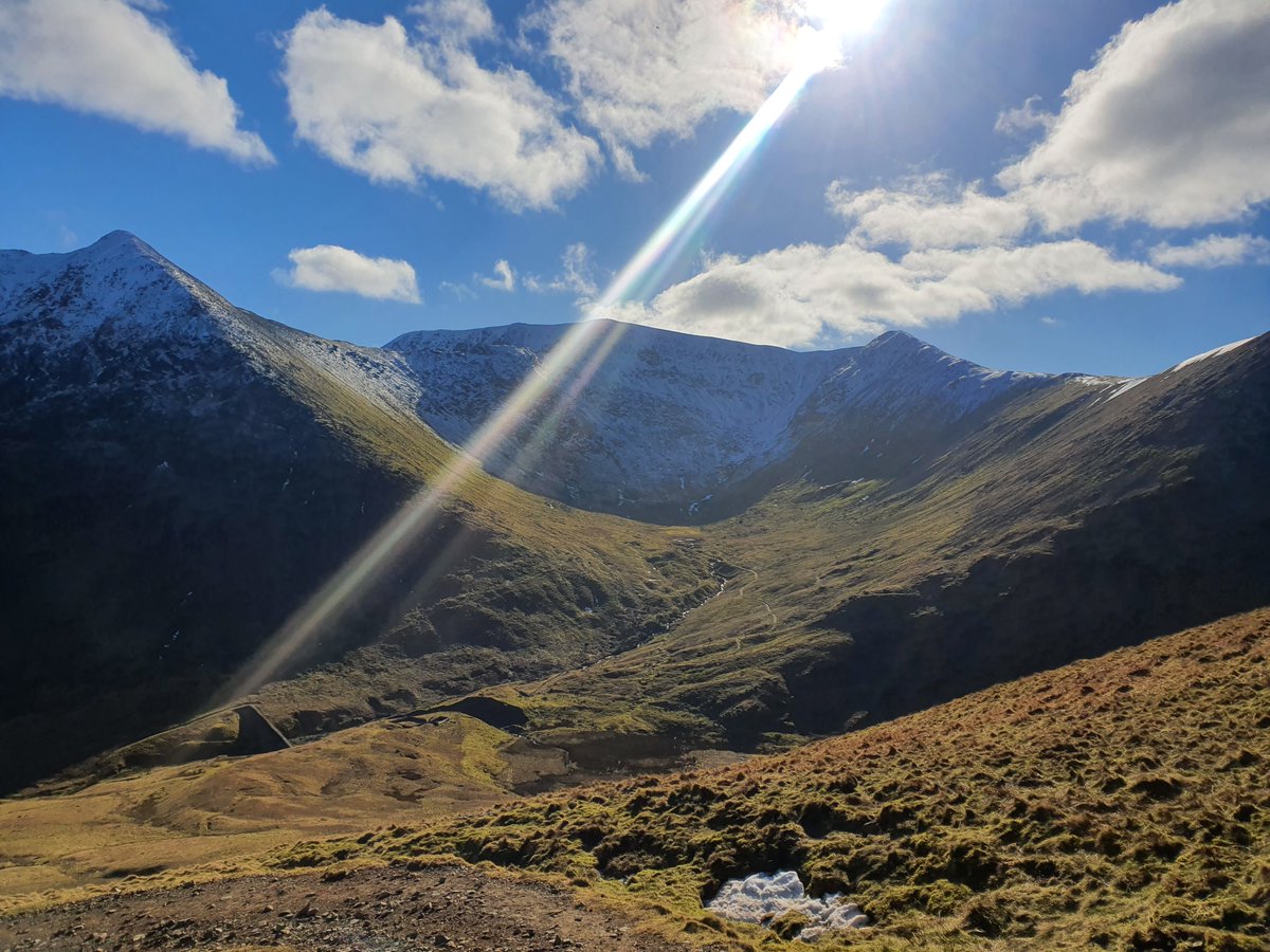 sammartinart's tweet photo. Raise &amp; White Side via Sticks Pass and back down via Keppel Cove. Inspiration by the bucket 😍 #raise #helvellyn #lakedistrict #glenridding #keppelcove #stickspass #Cumbria https://t.co/ZGoaJkSKeF