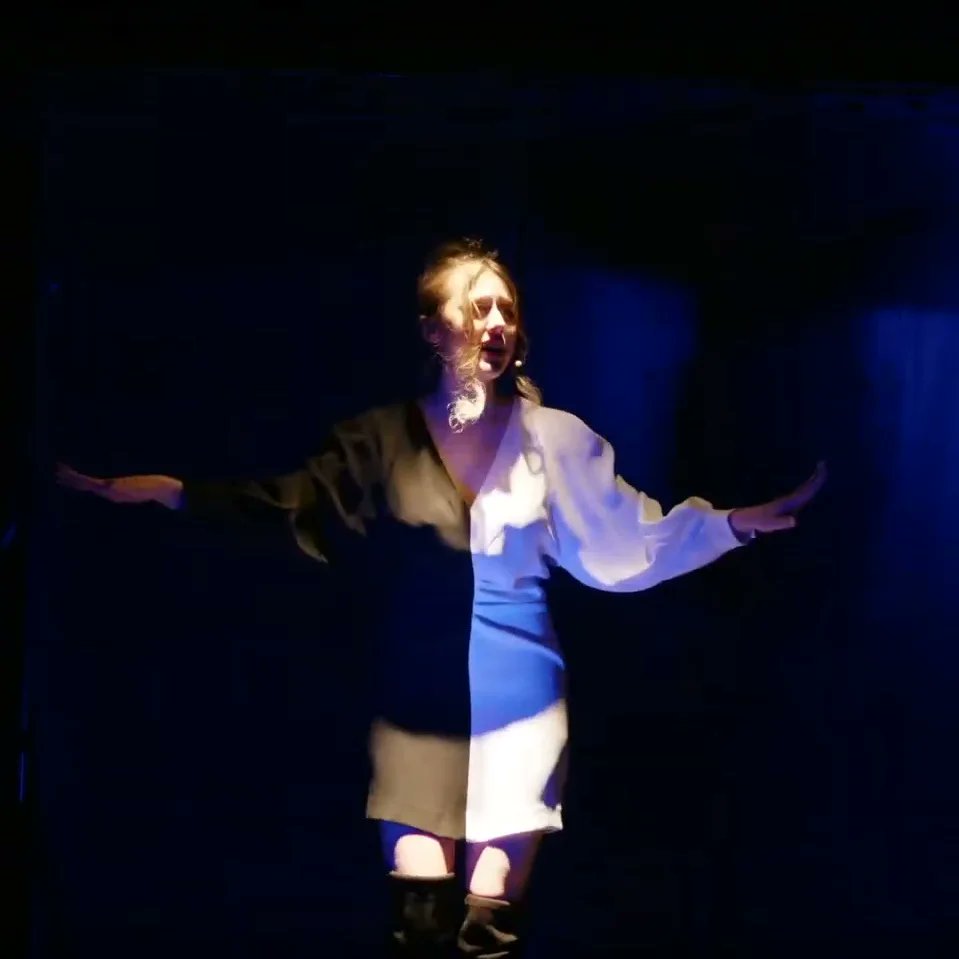 TheaterSued's tweet photo. Jules Stefan liest aus ihrem Kurzgeschichtenband "Alltägliche Abgründe" im Rahmen einer szenischen Lesung am Theater Essen-Süd. Hier geht's zum Stream, zum Nachholen:

https://t.co/flIAFTVi1u

#lesung #Literature https://t.co/ja97t3XB1s