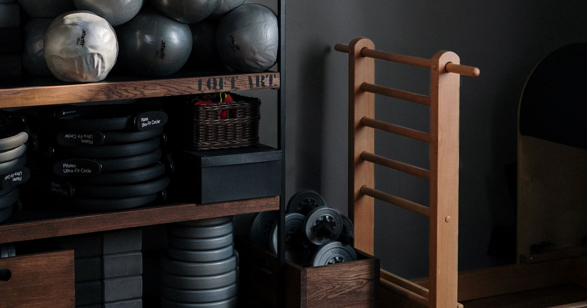 diamondvogel's tweet image. Calm and collected, this selection of blue hues is designed to create a restorative atmosphere for health and wellness environments. Working from light to dark and sharing a similar undertone, three blues are highlighted by our Color of the Year, Zenith. bit.ly/3gOBrUy